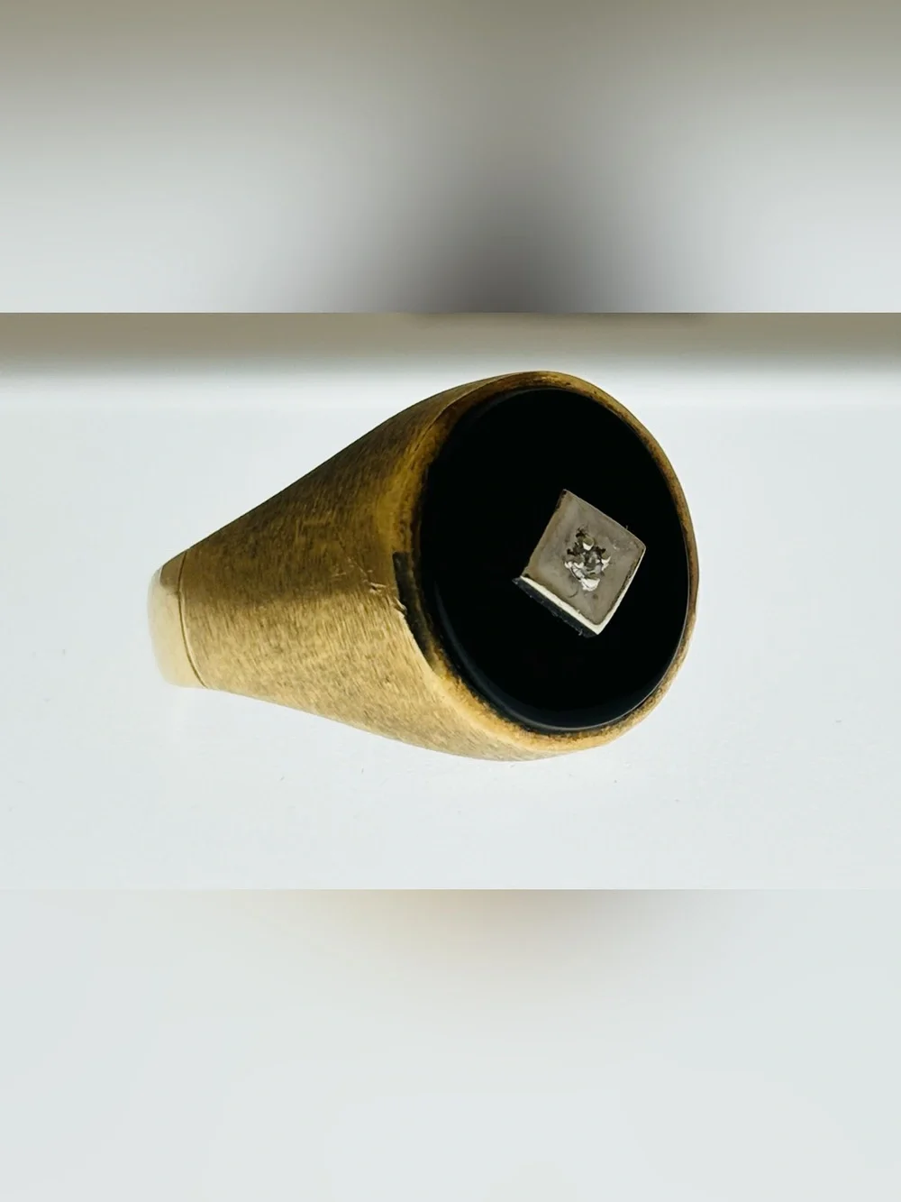 Vintage 10k Gold Signet Ring with Black Onyx and Diamond Size 10